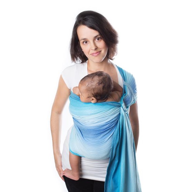 Maman avec porte-bébé Chimparoo